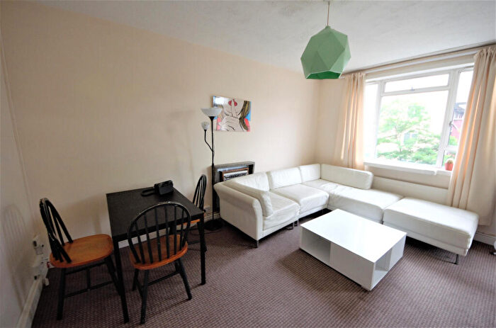 3 Bedroom Apartment To Rent In Collier Street, King's Cross, London, N1