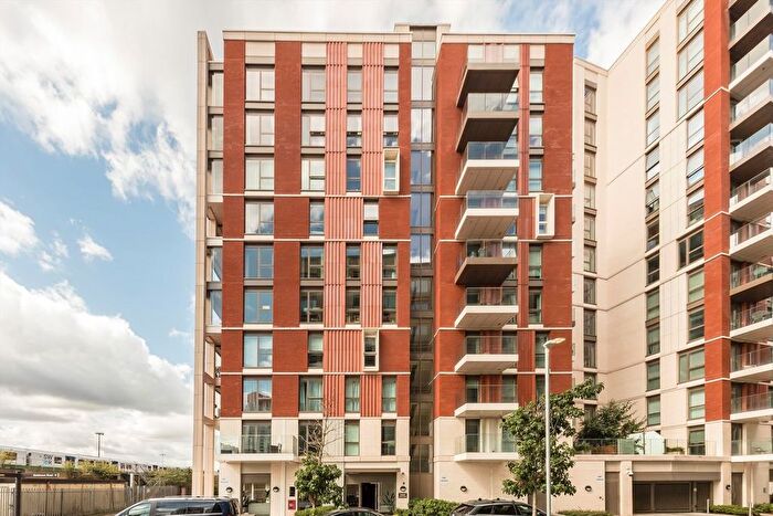 2 Bedroom Flat To Rent In Lanchester Way, Nine Elms, SW11