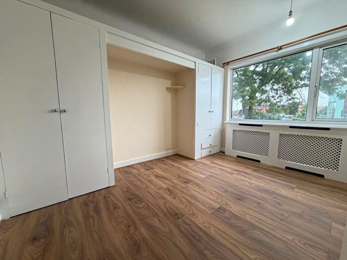 2 Bedroom Maisonette To Rent In Clifton Road, Slough, SL1