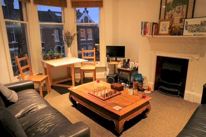 3 Bedroom Maisonette To Rent In Burnbury Road, London SW12