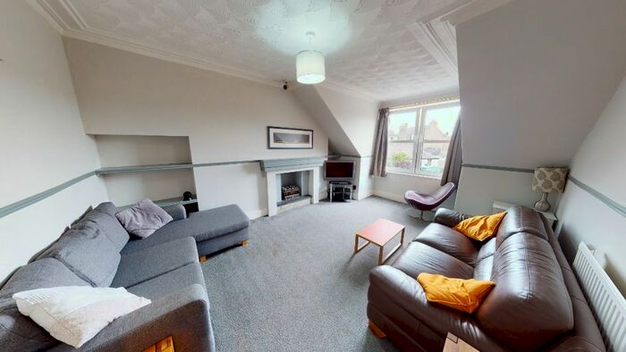 3 Bedroom Flat To Rent In Holburn Street, City Centre, Aberdeen, AB10