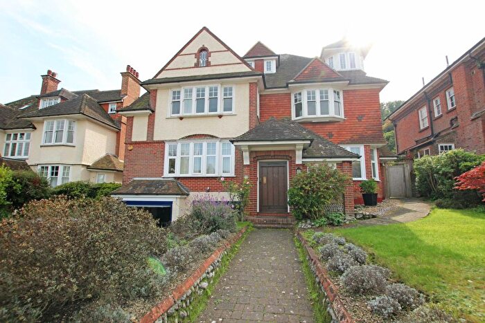 3 Bedroom Flat For Sale In Edensor Road, Eastbourne, BN20