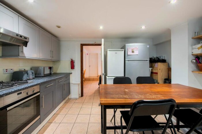 1 Bedroom House To Rent In Brecknock Road, London, N19