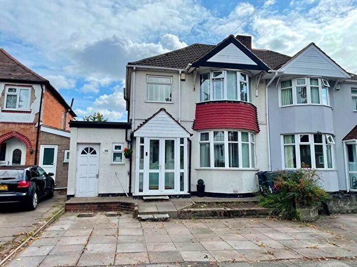 3 Bedroom Semi-Detached House To Rent In Warren Hill Road, Birmingham, B44