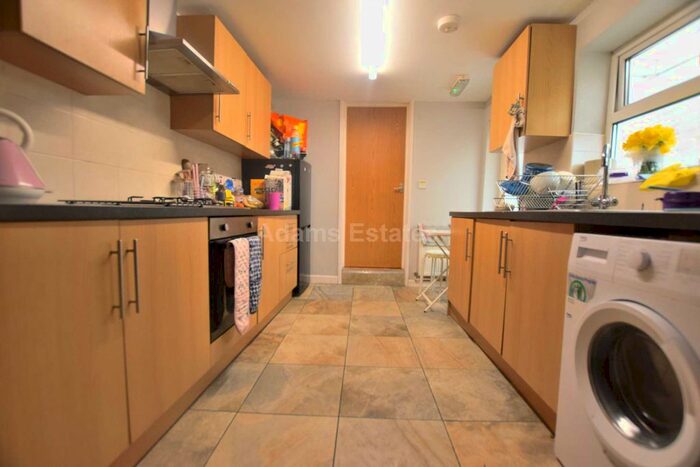 6 Bedroom End Of Terrace House To Rent In Blenheim Road, Reading, RG1