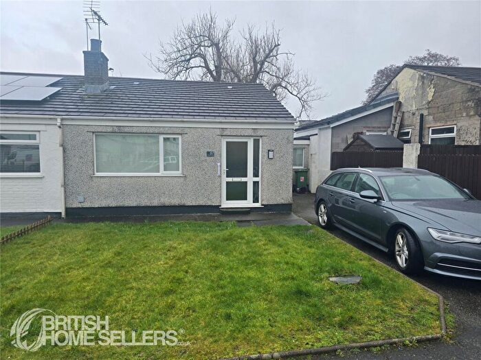 2 Bedroom Bungalow For Sale In Gaerwen Uchaf Estate, Gaerwen, Isle Of Anglesey, LL60