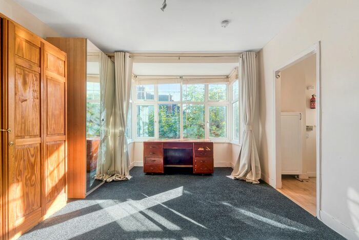 1 Bedroom Studio To Rent In Compton Road, London SW19