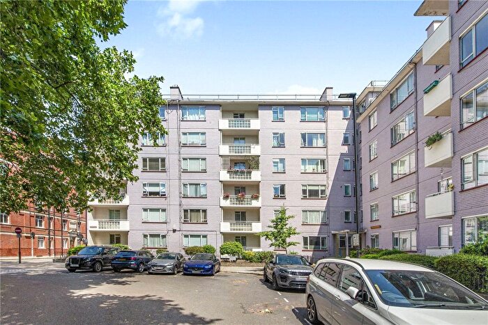 2 Bedroom Flat For Sale In Red Lion Square, London, WC1R