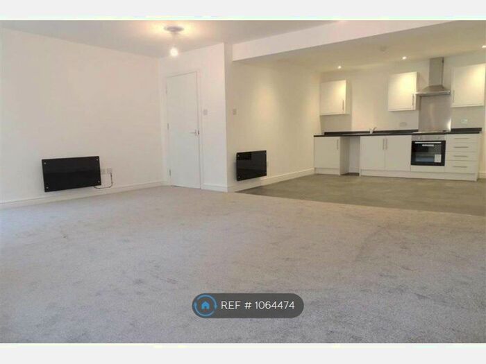 1 Bedroom Flat To Rent In Melbourne Street, Stalybridge, SK15