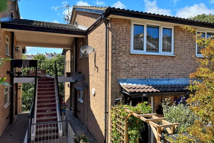 2 Bedroom Flat To Rent In Pinders Road, Hastings, East Sussex, TN35