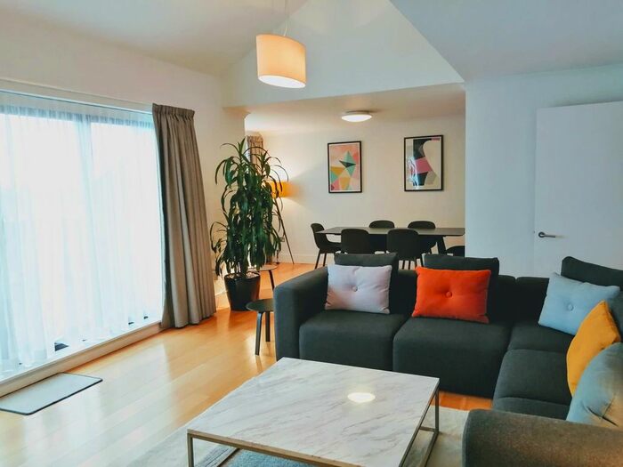 3 Bedroom Flat To Rent In Kensington High Street, London, W8