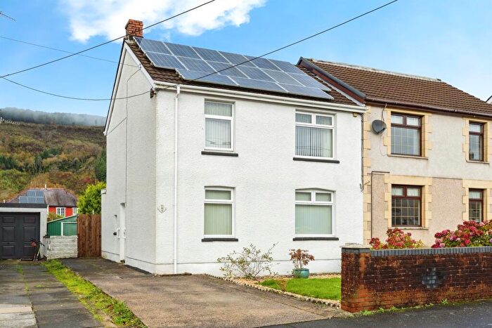 3 Bedroom Semi Detached House For Sale In Rheola Avenue, Resolven, Neath, SA11