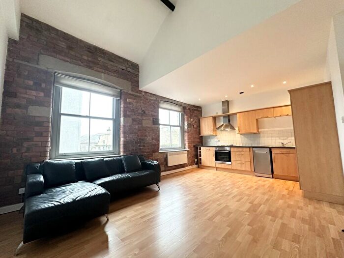 2 Bedroom Apartment To Rent In Treadwell Mill, Upper Parkgate, BD1