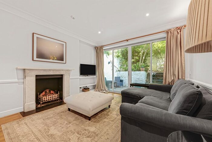 2 Bedroom Flat To Rent In Harcourt Terrace, London, SW10