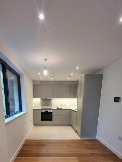 2 Bedroom Flat To Rent In Bridgehill Close, Wembley, HA0