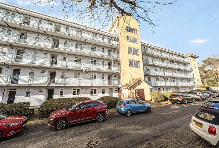 4 Bedroom Flat For Sale In Smithwood Close, London, SW19