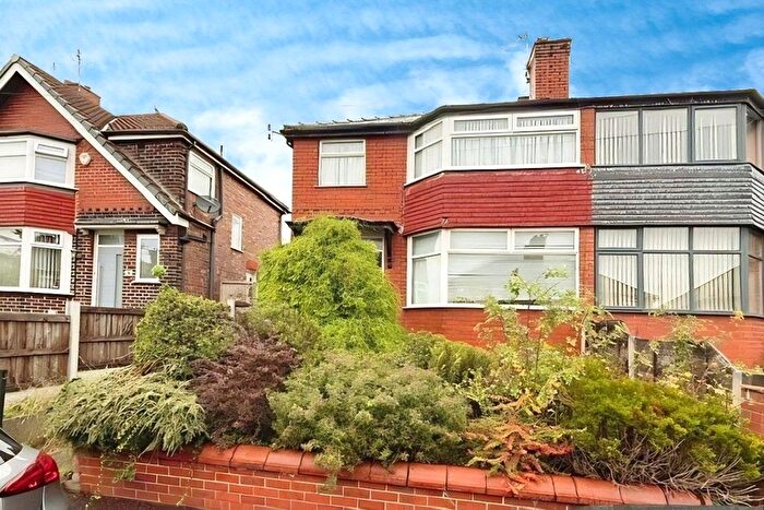 3 Bedroom Semi-Detached House For Sale In Ashdown Drive, Swinton, Manchester, Greater Manchester, M27