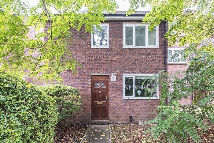 3 Bedroom Terraced House To Rent In Newnes Path, London, SW15