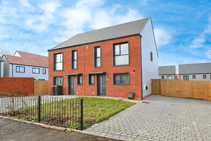 3 Bedroom Semi Detached House For Sale In Northwood Park Road, Wolverhampton, West Midlands, WV10