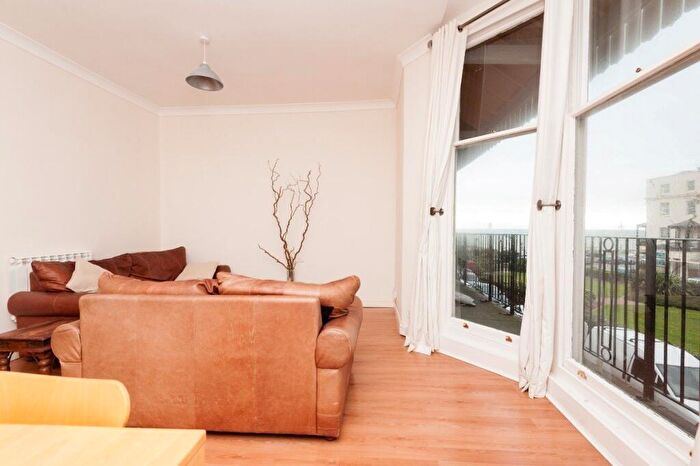 1 Bedroom Flat For Sale In Bedford Square, Brighton, East Sussex, BN1