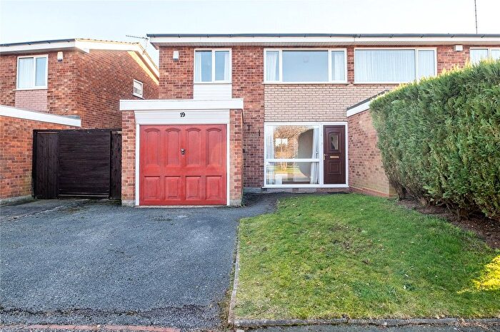3 Bedroom Semi-Detached House To Rent In Saunton Way, Selly Oak, Birmingham, B29