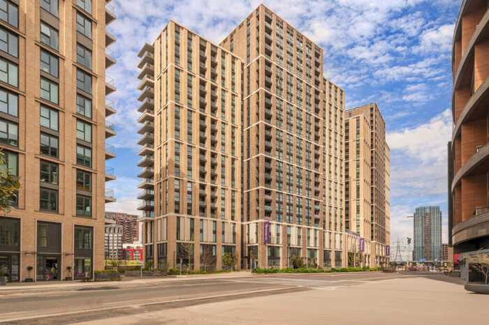 1 Bedroom Flat To Rent In Falconbrook Gardens, Canary Wharf, E16