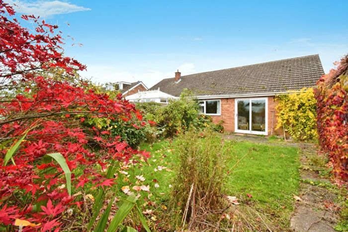 2 Bedroom Bungalow For Sale In St. Ives Road, Wigston, Leicestershire, LE18