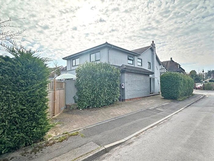 3 Bedroom Semi-Detached House For Sale In Greenways Road, Brockenhurst, Hampshire, SO42
