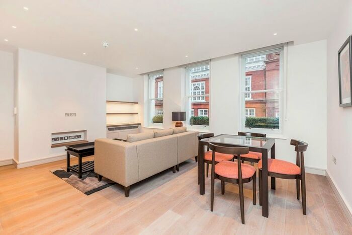 1 Bedroom Flat To Rent In Henrietta Street, Covent Garden, WC2E