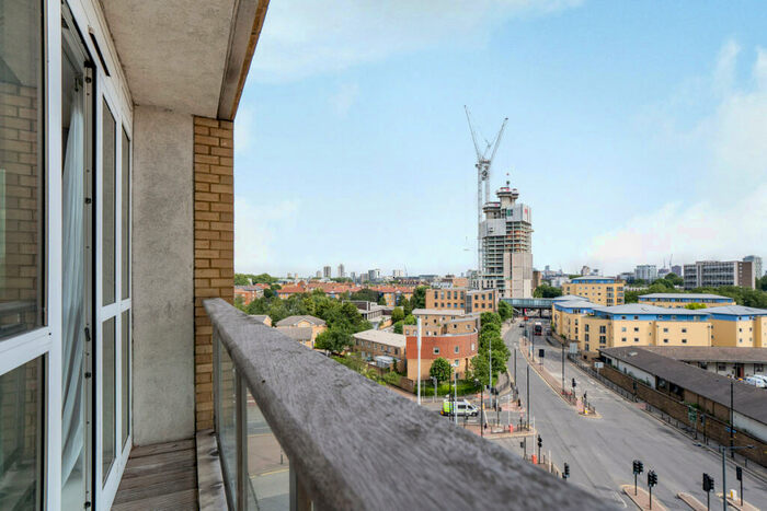 2 Bedroom Apartment To Rent In Westferry Circus, London, E14