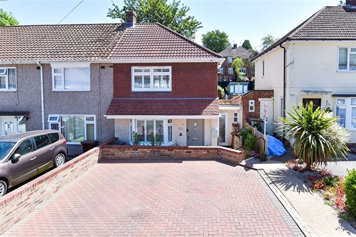 2 Bedroom End Of Terrace House For Sale In The Tideway, Rochester, Kent, ME1