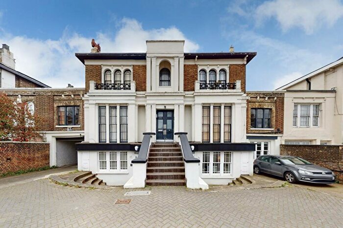 1 Bedroom Apartment To Rent In Tollington Park, London, N4