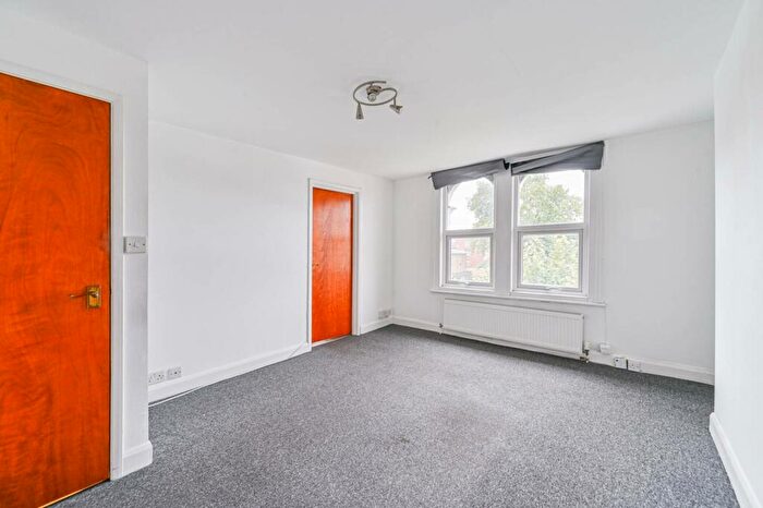 1 Bedroom Flat To Rent In Lennard Road, Central Croydon, Croydon, CR0