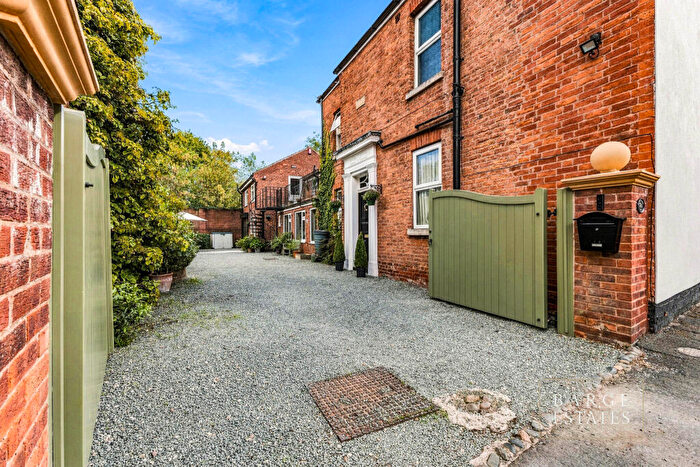 3 Bedroom Character Property For Sale In Union Street, Retford, Nottinghamshire, DN22