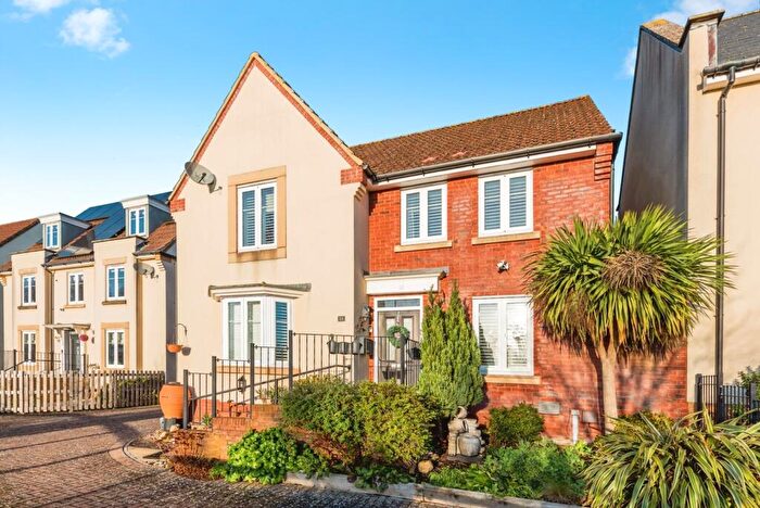 4 Bedroom Detached House For Sale In Slade Street, Swindon, Wiltshire, SN2