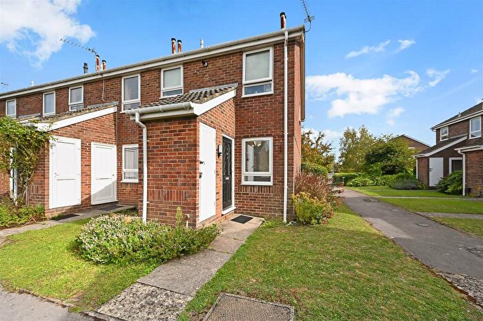 1 Bedroom Apartment To Rent In Chatsworth Road, Chichester, PO19