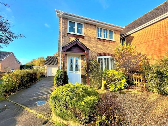 3 Bedroom Detached House To Rent In Fair Oak, SO50