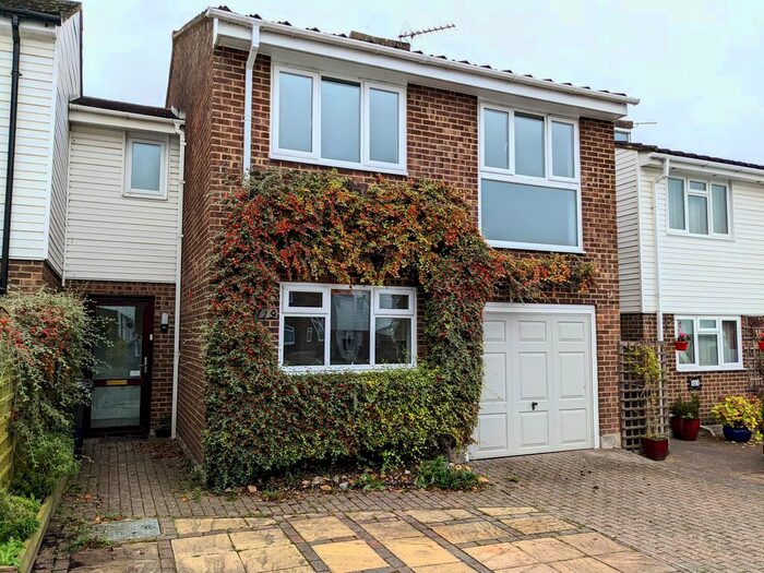 3 Bedroom Property To Rent In Springfield Close, Andover SP10