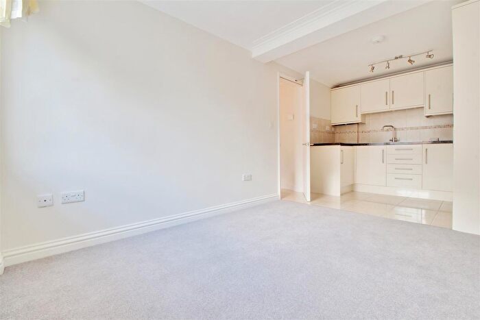 1 Bedroom Flat For Sale In Brunswick Square, Gloucester, GL1