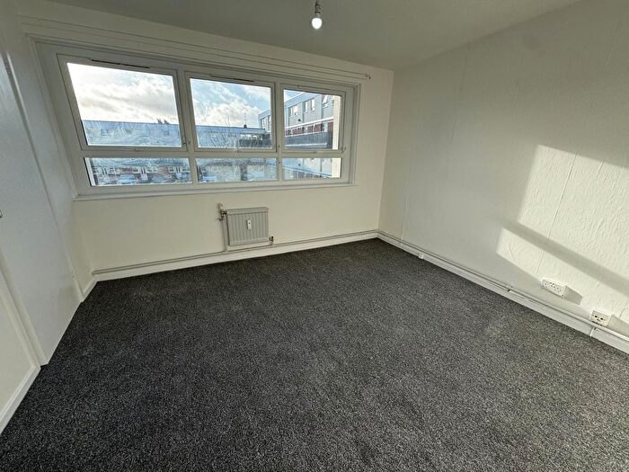 2 Bedroom Property To Rent In Ledbury Road, Bristol, BS16