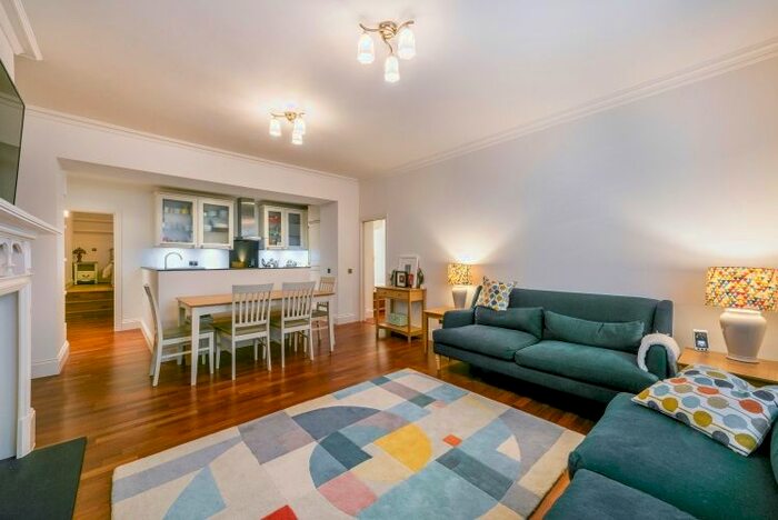 3 Bedroom Flat To Rent In Bickenhall Street, London, W1U