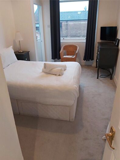 1 Bedroom Flat For Sale In Ingram Street, Glasgow, Glasgow City, G1