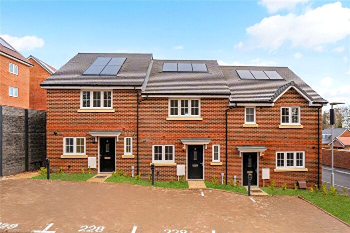 2 Bedroom Terraced House For Sale In Alton Hants, Alton, GU34