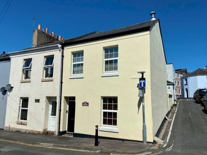 3 Bedroom End Of Terrace House To Rent In Church Street, Torquay, TQ2