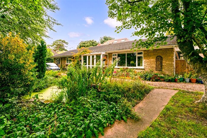 3 Bedroom Bungalow For Sale In West Hill, High Salvington, West Sussex, BN13
