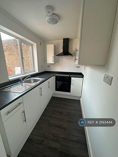 5 Bedroom Semi-Detached House To Rent In Alice Street, South Tyneside, NE33