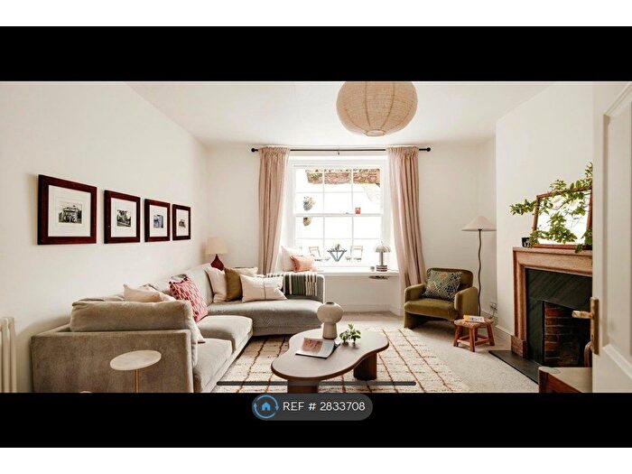 2 Bedroom Flat To Rent In Gordon Road, Clifton, Bristol, BS8