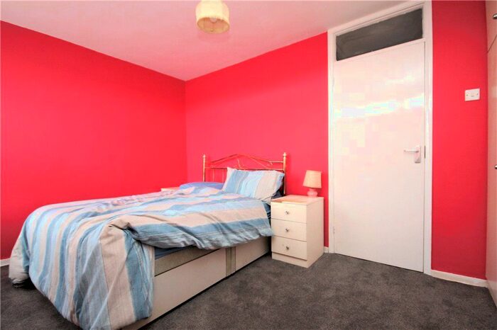 2 Bedroom Flat For Sale In Parchmore Road, Thornton Heath, CR7