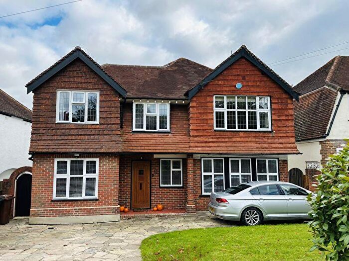 5 Bedroom Detached House To Rent In Sunnybank, Epsom, KT18