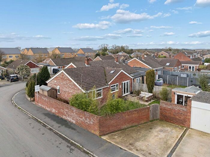 3 Bedroom Semi-Detached House For Sale In Whitehall Close, Minster Lovell, OX29